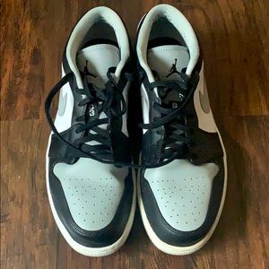 Jordan 1 Low Shadow shoes. Pre-owned Size 12.